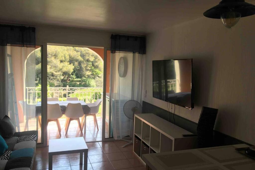 Appartement T2 Avec Piscine A 100 M De La Plage 식스포즈레스플라지스 외부 사진