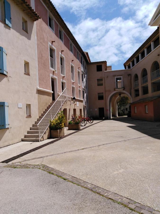 Appartement T2 Avec Piscine A 100 M De La Plage 식스포즈레스플라지스 외부 사진