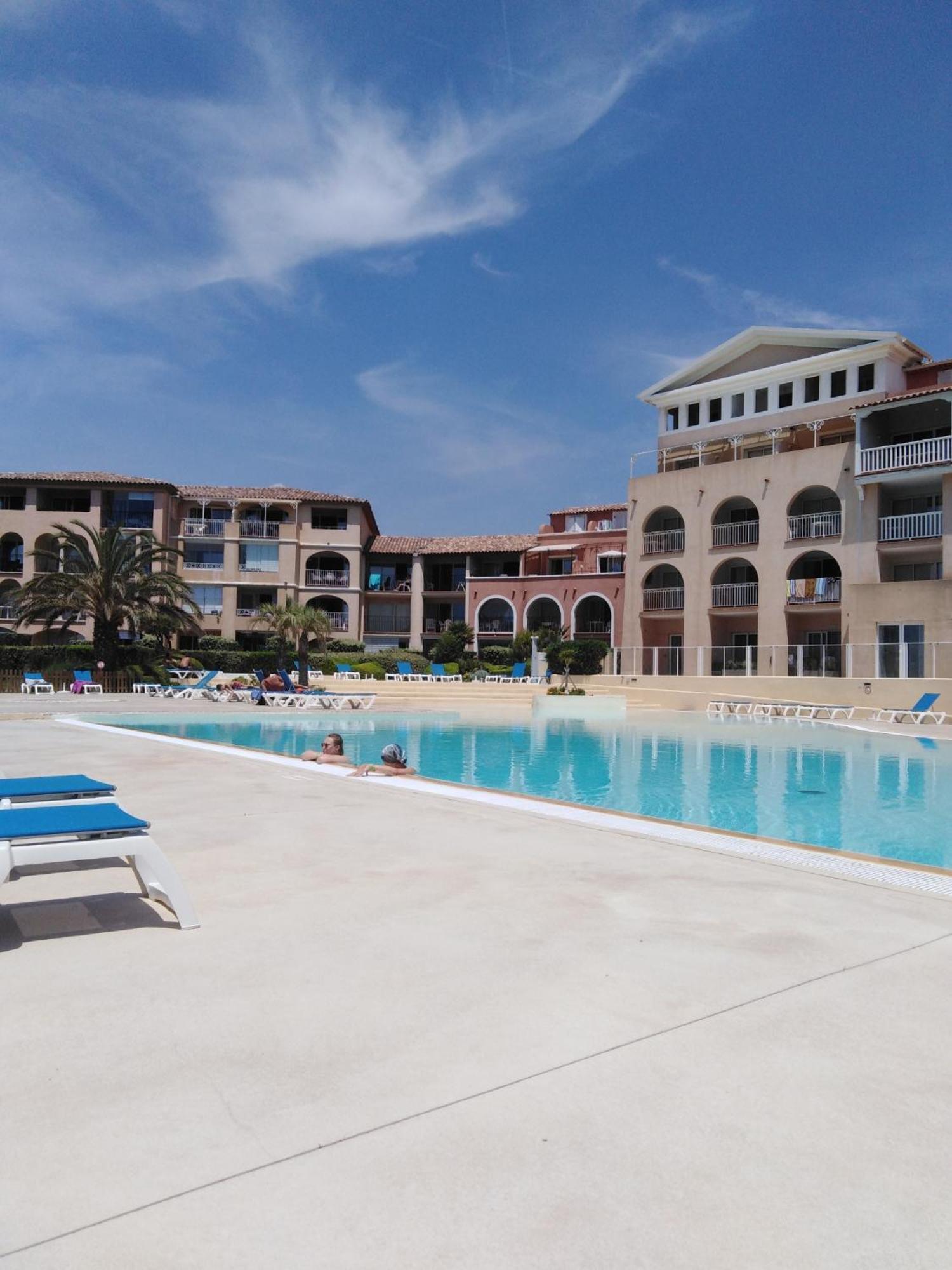 Appartement T2 Avec Piscine A 100 M De La Plage 식스포즈레스플라지스 외부 사진