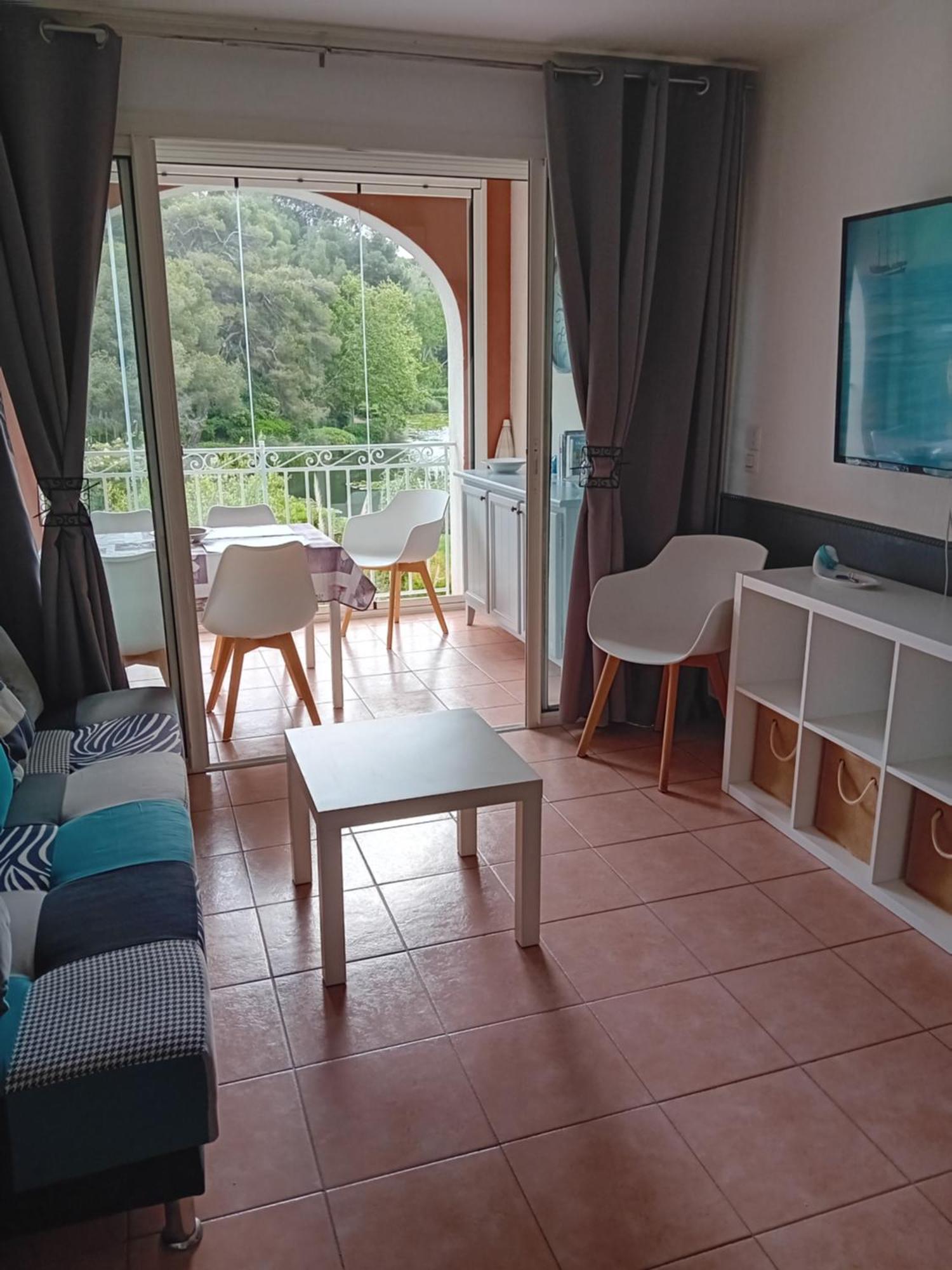 Appartement T2 Avec Piscine A 100 M De La Plage 식스포즈레스플라지스 외부 사진